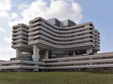 Dojave o bombama u KBC Zvezdara i VMA (VIDEO)