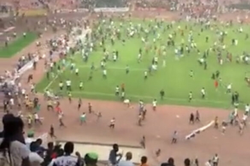 NAVIJAČI UBILI LJEKARA BIJESNI JER NISU PROŠLI NA MUNDIJAL: Strašne scene po završetku utakmice! (VIDEO)