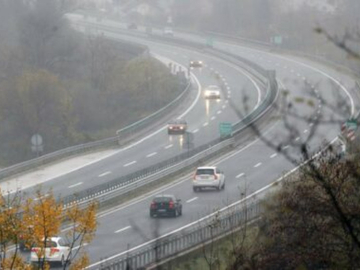 Putevi mjestimično zatvoreni zbog vjetra, ima i odrona