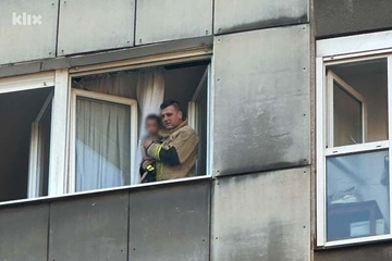 Sarajevski vatrogasac spasio dijete (2) koje je ostavljeno samo u stanu na Grbavici, majka uhapšena