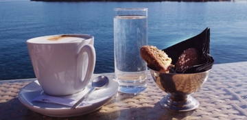 Evo zašto treba da pijemo vodu poslije kafe