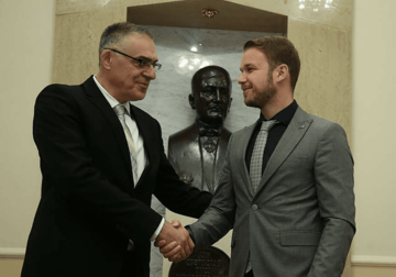 Stanivuković čestitao načelniku Teslića "Doktor Miličević je doktorirao političke vještine”