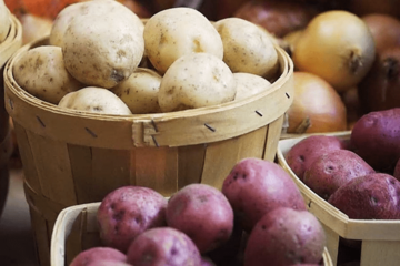 Poljoprivrednici u BiH zatrpani viškom mesa, mlijeka i krompira