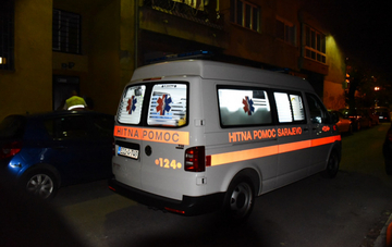 Hitna dijete izvlačila pola sata! Tri osobe povrijeđene u Sarajevu