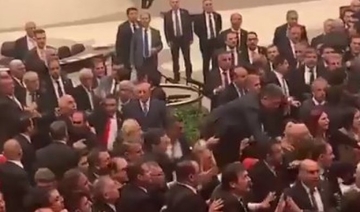 Opšta tuča u turskom parlamentu /VIDEO/