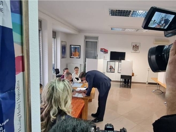 Dodik glasao u Generalnom konzulatu u Banjaluci