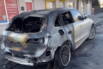 Izgorio automobil biznismena iz Bijeljine (VIDEO)