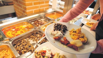 Tender za nabavku pića i hrane u vrijednosti 104.130 KM: Skupa žeđ u institucijama Brčko distrikta