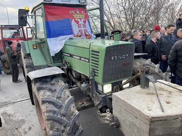 "DRUKAJTE" DEMONSTRANTE POLICIJI NA OVAJ BROJ Ko zbog blokade puteva ne bude mogao da se kreće, policija ima rješenje