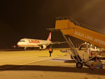Prvi avion na relaciji Beč-Banjaluka sletio u Mahovljane