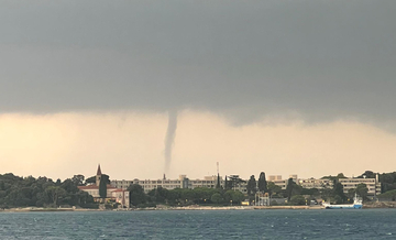 Jako nevrijeme pogodilo Hrvatsku, snimljena i velika pijavica