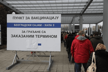 Vakcinisano 415.000 građana Srbije: Zabilježene 62 neželjene reakcije, od toga TRI TEŽE