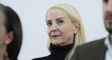 Bakirovo obezbjeđenje spriječilo da se Sebiji uruči zvaničan akt o smjeni