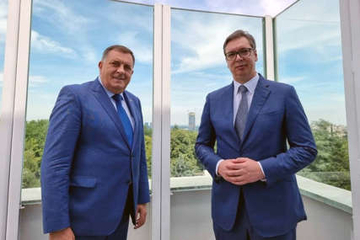 Dodik pali vatru, Vučić SMIRUJE TENZIJE: Šta se dešavalo na sastanku u Beogradu