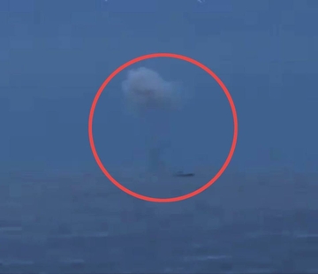 Ukrajinci pogodili ruski vojni brod kod obale Krima (VIDEO)