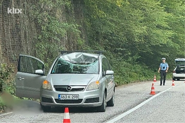 Odronila se stijena na putu kod Foče i pogodila automobil, poginuo suvozač iz Sarajeva