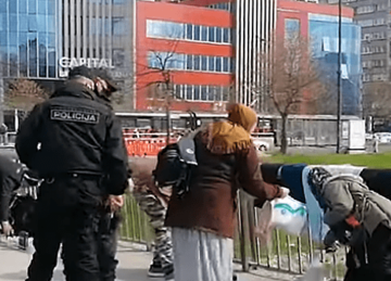 NAKON PRIJAVE GRAĐANA Inspekcija rastjerala migrante koji su u Sarajevu prodavali "sve za marku"