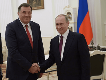 "Nastavite putem razvoja i napretka" Dodik čestitao Putinu Dan Rusije