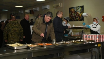 “Hrvatska vojska čuva Pećku patrijaršiju i Visoke Dečane”