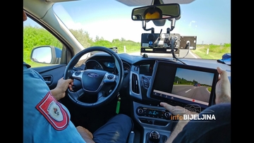 „Presretačem“ zaustavljali vozače, pa od njih uzimali mito kako ih ne bi kaznili