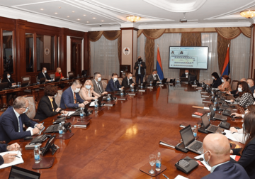 LOKALNE ZAJEDNICE MOGU DA POOŠTRE MJERE Štab za vanredne situacije Srpske produžio pravila