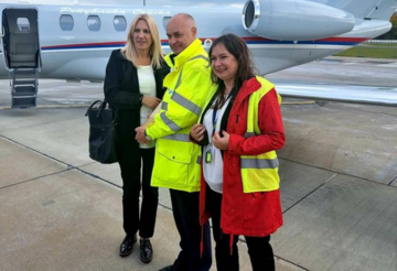 CVIJANOVIĆEVA DOPUTOVALA U VARŠAVU Zahvalila osoblju aerodroma na poklonu i toploj dobrodošlici