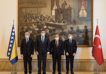 U Antaliji 29-člana svita: U brojnoj delegaciji i supruge članova Predsjedništva BiH