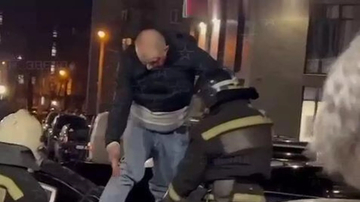 Čudo neviđeno! Rus pao sa 19. sprata — ustao kao da se ništa nije desilo /VIDEO/