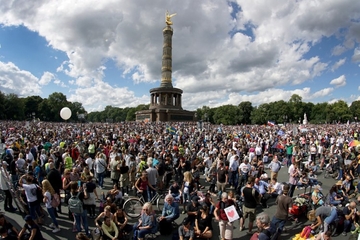 Korona virus i protesti: Zašto u Evropi izbijaju neredi