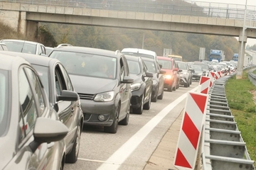 GUŽVE NA GRANIČNIM PRELAZIMA Najduže kolone kod Neuma