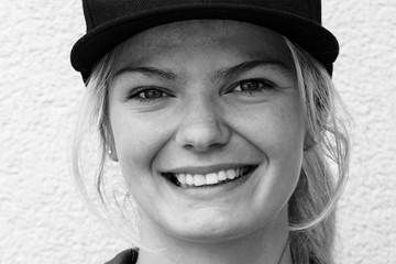 TRAGEDIJA! Mlada skijašica podletjela pod kamion