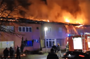 PRIČINJENA VELIKA ŠTETA Ugašen požar na zgradi, niko nije stradao