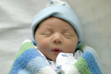 EVO KAKO BEBE VIDE RODITELJE OD ROĐENJA PA DO 12 MJESECI A ovu boju prvu prepoznaju /VIDEO/