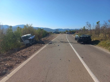 Trebinjac poginuo u sudaru, teško povrijeđeni dječak (7) transportovan u UKC RS