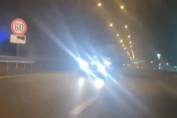 Vozio u kontra smjeru, blicao drugima da se sklone (VIDEO)