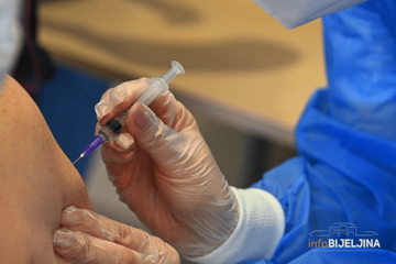 Nova isporuka kineske vakcine: U Srbiju stiglo još pola miliona doza vakcina Sinofarm