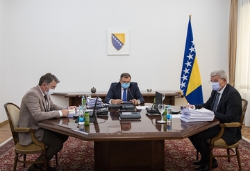 Rotiraju pozicije u Predsjedništvu BiH FORME RADI: Komšić od danas mijenja Dodika