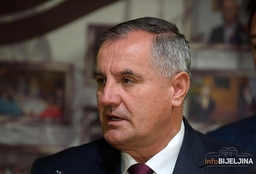 Višković: Tužićemo Amerikance zbog obaranja sajtova