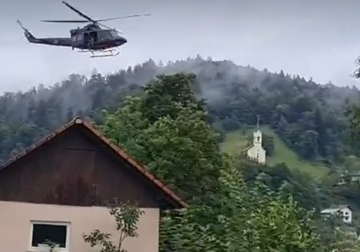 Helikopter evakuiše građane u Sloveniji