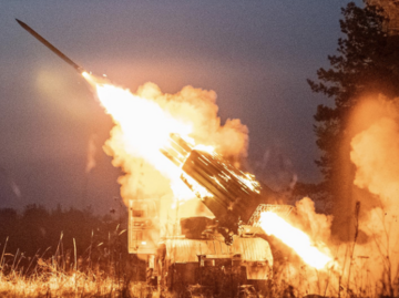 Snažne eksplozije nakon napada Rusa: Uništen arsenal naoružanja u Rovenjskoj oblasti