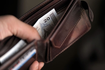 "Povećanje plate od 20 KM JE MIZERNO" Sindikalci nezadovoljni dogovorom Vlade i poslodavaca