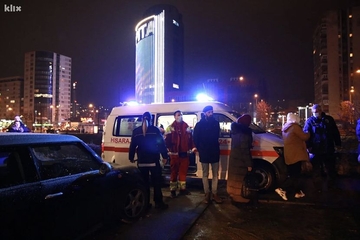 Požar u stanu u Sarajevu: Pronađeno ugljenisano žensko tijelo, jedno dijete povrijeđeno