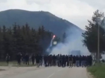Žestoka tuča navijača Borca i Željezničara na Kupresu, ima povrijeđenih i uhapšenih! (VIDEO)