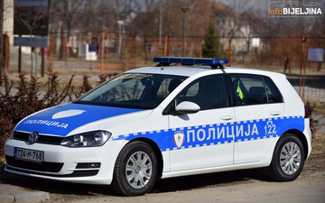 Potukli se u redu ispred pekare