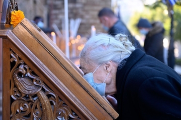 Potvrda o vakcinaciji Grcima potrebna i za crkvu