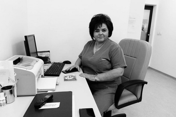 Poznata doktorka porodila ženu, pa se ubila!Doktorka  bila žrtva "sajber nasilja"?