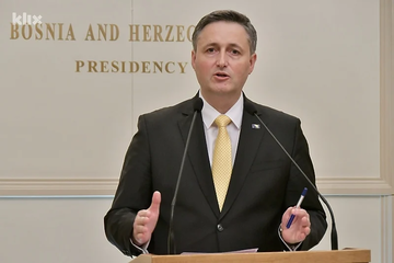 Predsjedništvo BiH nije odobrilo ulazak Vojsci Srbije u državu, kazao Bećirović i zakazao sastanak sa Schmidtom