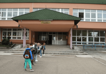 ŠKOLE U SRPSKOJ SE ZATVARAJU NA ČETIRI DANA Ministarstvo prosvjete poslalo dopis