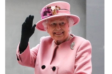 Evo koje su bizarne NAVIKE kraljice Elizabete