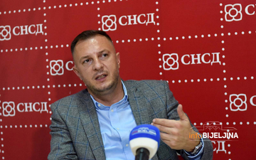 Ćorić: Table dobrodošlice u RS neće biti uklonjene